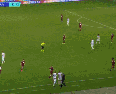 ?被阿莱格里踢屁股，贝斯基面部表情管理直接失控