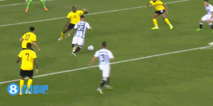 半场-阿尔瓦雷斯破门劳塔罗献助攻 阿根廷暂1-0牙买加