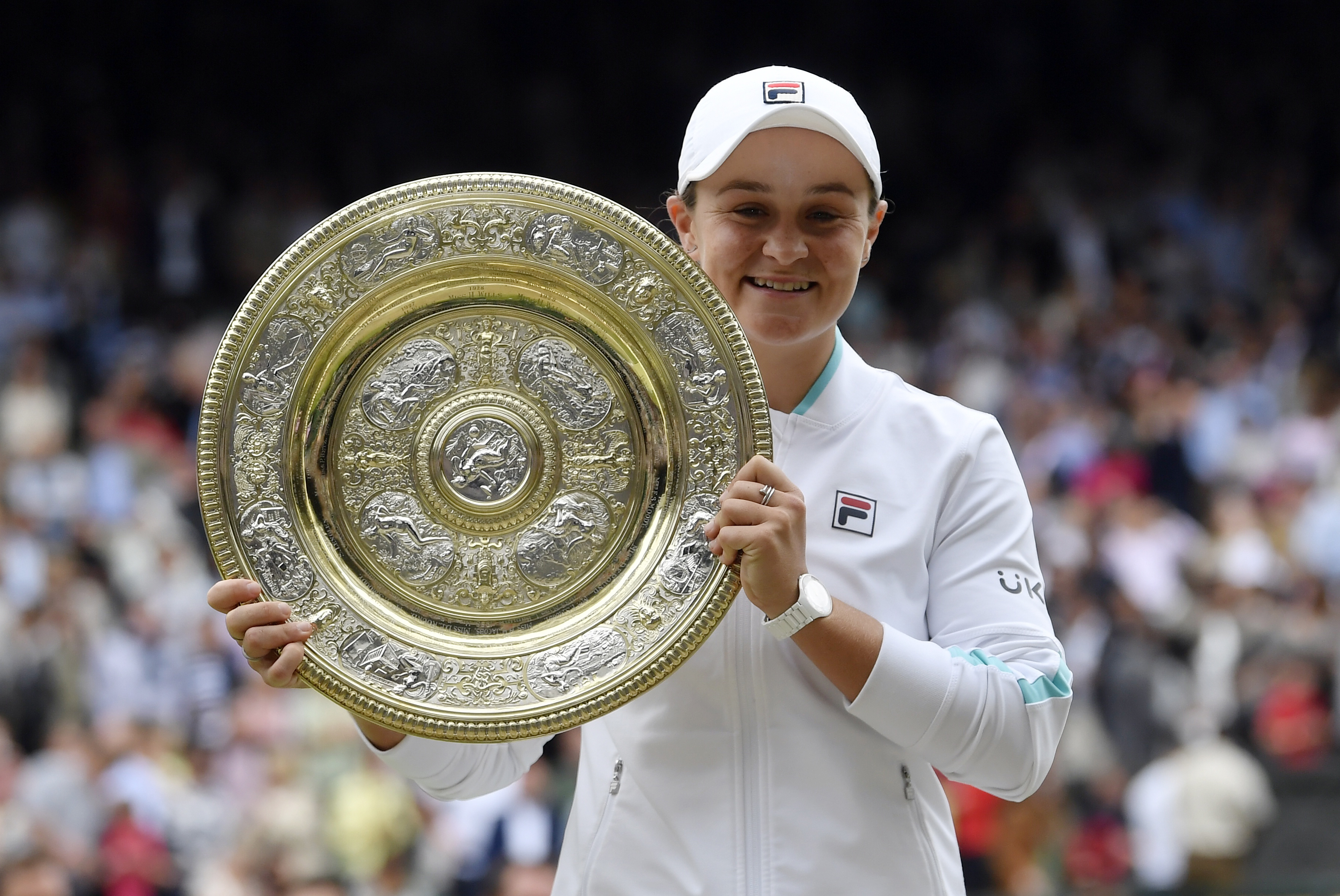 温网决赛巴蒂21力克普利斯科娃获生涯第2座大满贯女单冠军